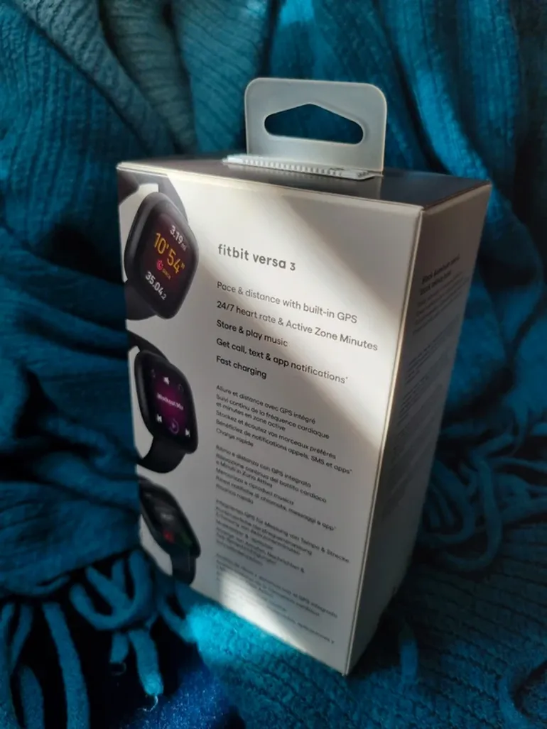 Tweedehands Fitbit Versa 3 bike — afbeelding 2 van 4