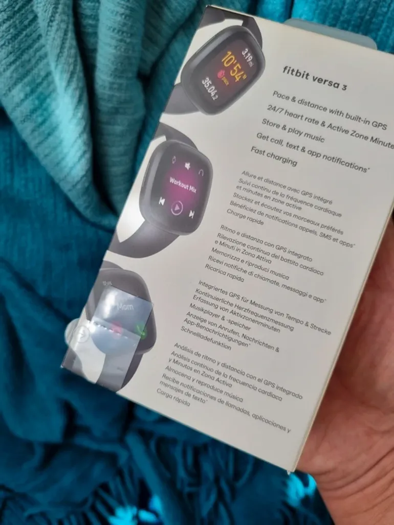 Tweedehands Fitbit Versa 3 bike — afbeelding 3 van 4