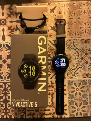 Used Garmin vivoactive 5 Electronics