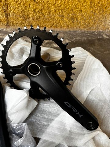 Shimano FC-RX 610 Drivetrain & Pedals usato