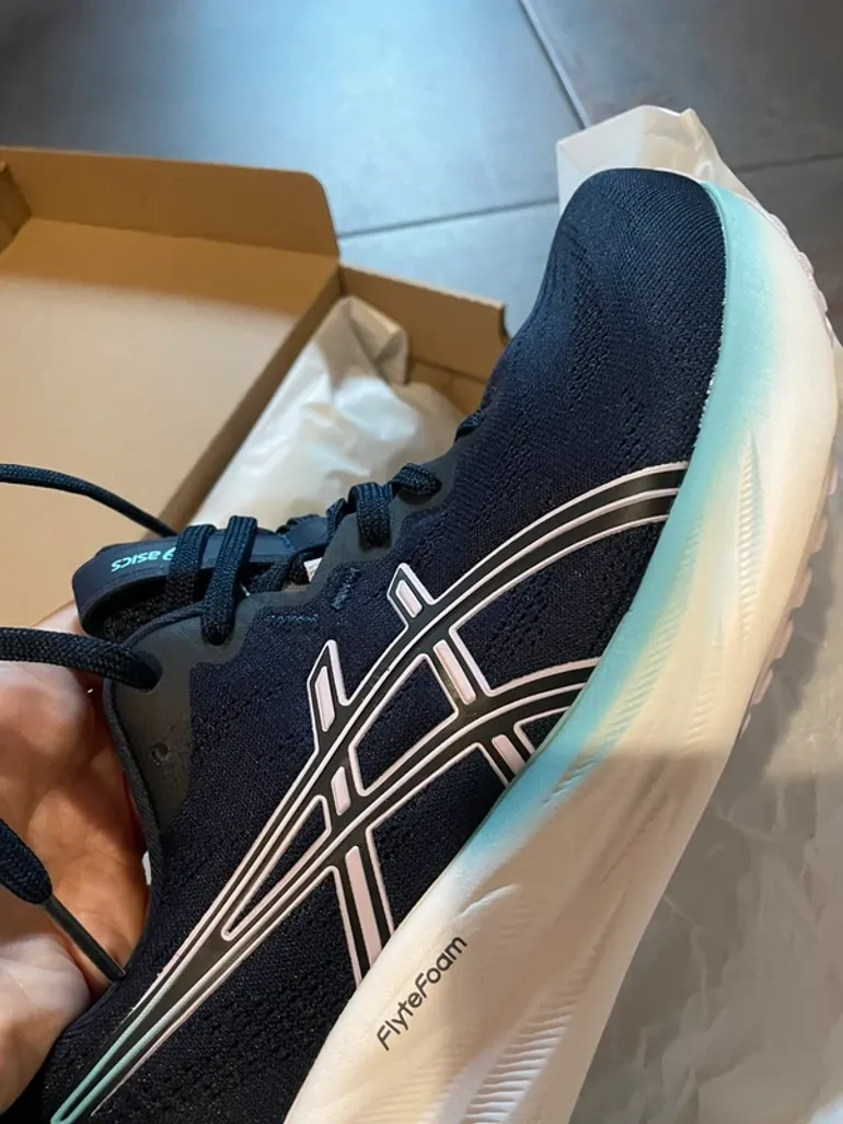 Gebrauchtes Asics Running Shoes bike — Bild 4 von 8