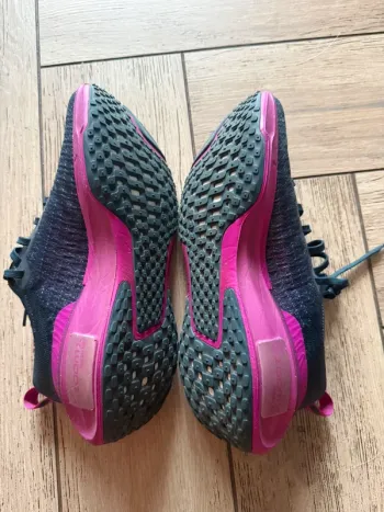 Używany Nike ZoomX Run 3 bike — zdjęcie 3 z 4