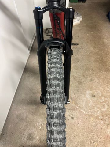 Używany Sr Suntour Zeron 35 2025 Fork