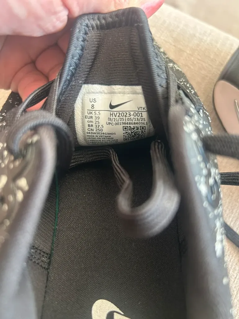 Used Nike Walking Shoes bike — image 6 of 6