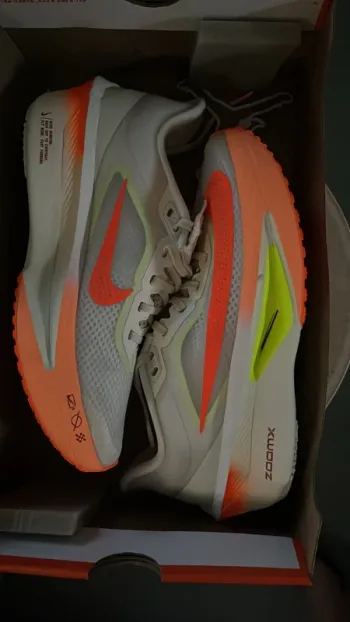 Nike W Zoom Fly 6 bike usato — immagine 4 di 4