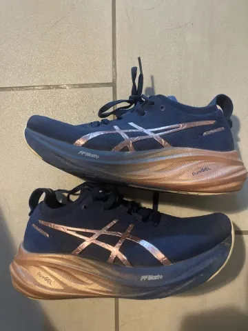Gebrauchtes Asics Running Shoes Running Shoes