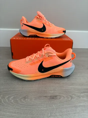 Used Pegasus Trail 5 Running Shoes