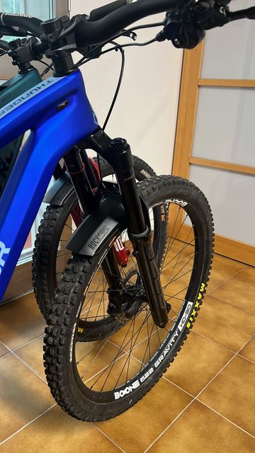 Käytetty RockShox ZEB Select+ Fork 2025 bike — kuva 9 / 10