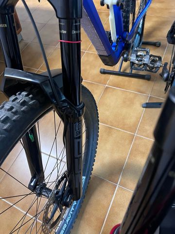 Käytetty RockShox ZEB Select+ Fork 2025 bike — kuva 2 / 10