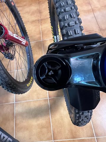 Käytetty RockShox ZEB Select+ Fork 2025 bike — kuva 4 / 10