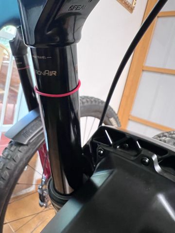 Käytetty RockShox ZEB Select+ Fork 2025 bike — kuva 6 / 10