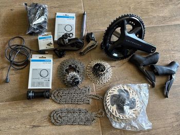 Tweedehands Shimano Ultegra/Dura-ace Di2 R8100 12-speed Groupset Groupset