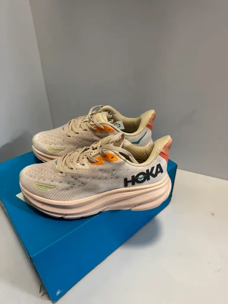 Hoka Shoes Size 37 bike d'occasion — image 8 sur 10
