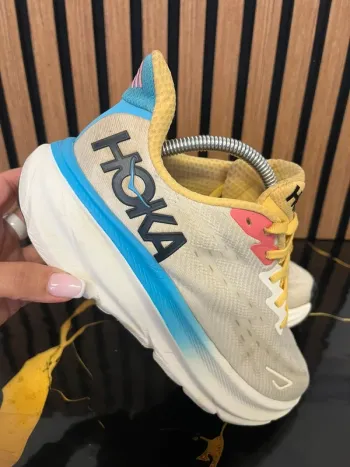 Used Hoka Clifton 9 Running Shoes