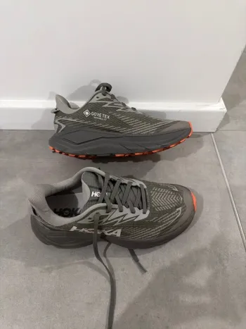 Hoka Challenger 8 Gore-Tex Running Shoes usato