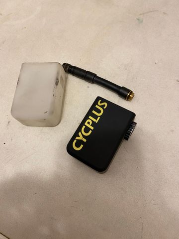Used Cyplus Cycplus AS2 Tire Pump bike — image 2 of 4