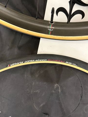 Brugt Wilier ULT38 KT Disc Wheelset 2021 bike — billede 3 af 9