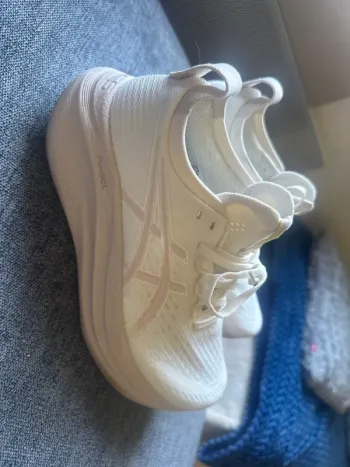 Asics Basket bike d'occasion — image 2 sur 7