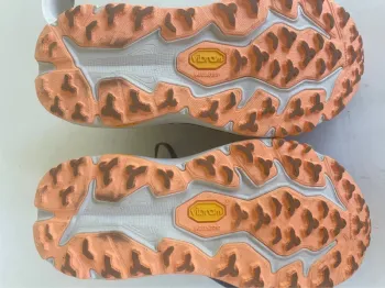 Hoka Speedgoat 6 bike d'occasion — image 4 sur 4