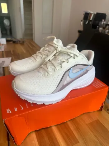 Brugt Nike Downshifter 14 Running Shoes