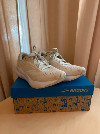 Brugt Brooks Ghost 16 Running Shoes