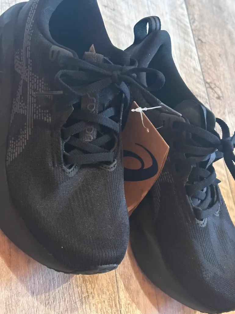 Używany Asics Novablast 5 bike — zdjęcie 4 z 4