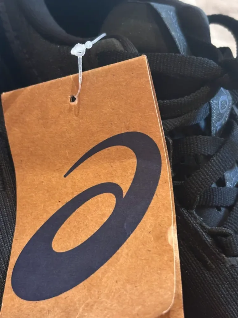 Używany Asics Novablast 5 bike — zdjęcie 2 z 4