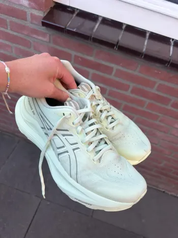 Asics Cumulus GT-2000 Running Shoes usato
