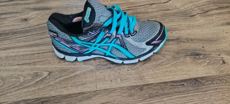 Asics Running Shoes bike d'occasion — image 5 sur 5