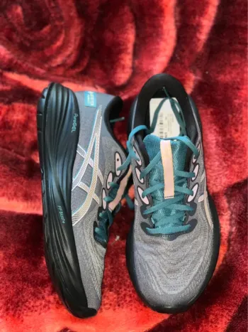 Asics Running Shoes Size 42 Running Shoes usato