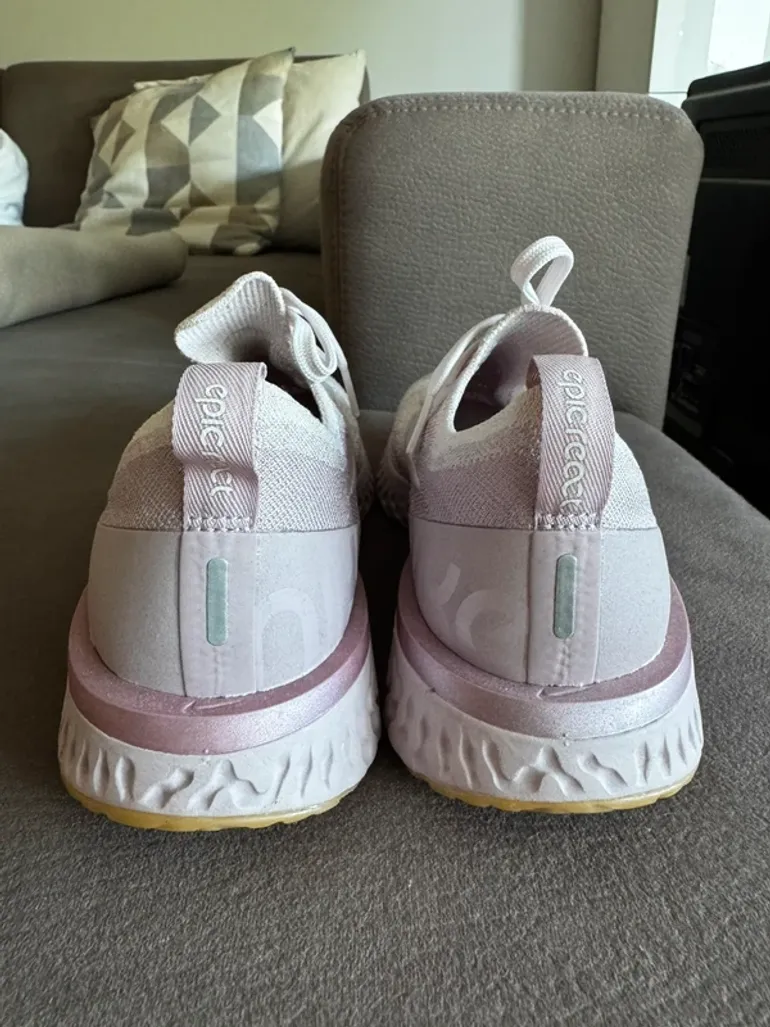 Tweedehands Nike React bike — afbeelding 2 van 4