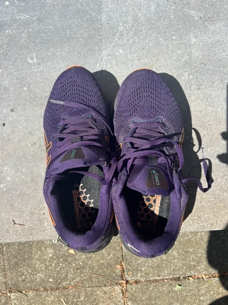 Used Asics Gel Cumulus 24 GTX bike — image 8 of 9
