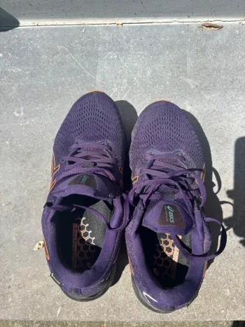 Used Asics Gel Cumulus 24 GTX bike — image 4 of 9