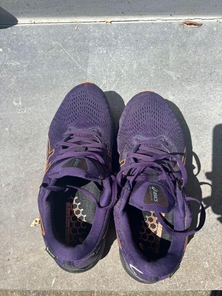 Used Asics Gel Cumulus 24 GTX bike — image 4 of 9