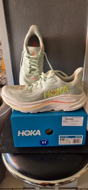 Hoka Clifton 10 Running Shoes usato