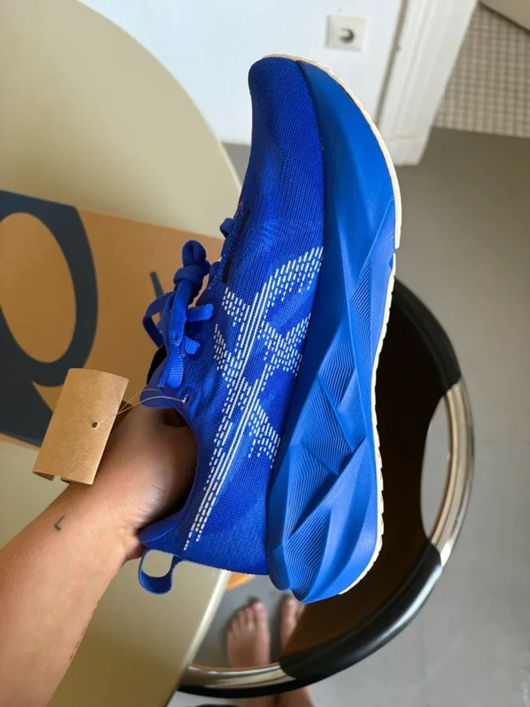 Used Asics Novablast 5 bike — image 5 of 9