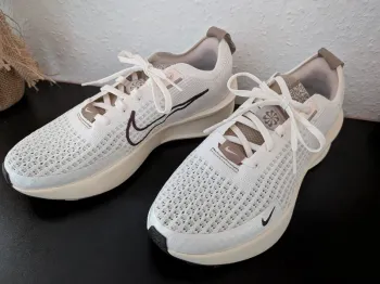Nike Interact Run Running Shoes usato