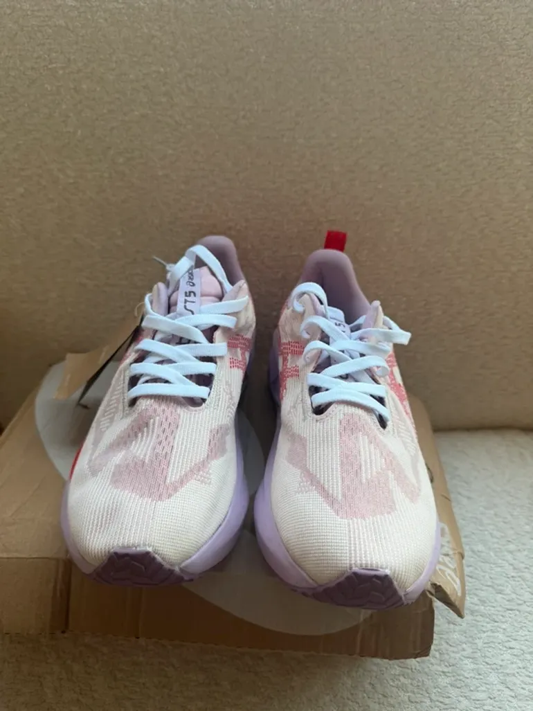 Used Asics Novablast 5 bike — image 2 of 7