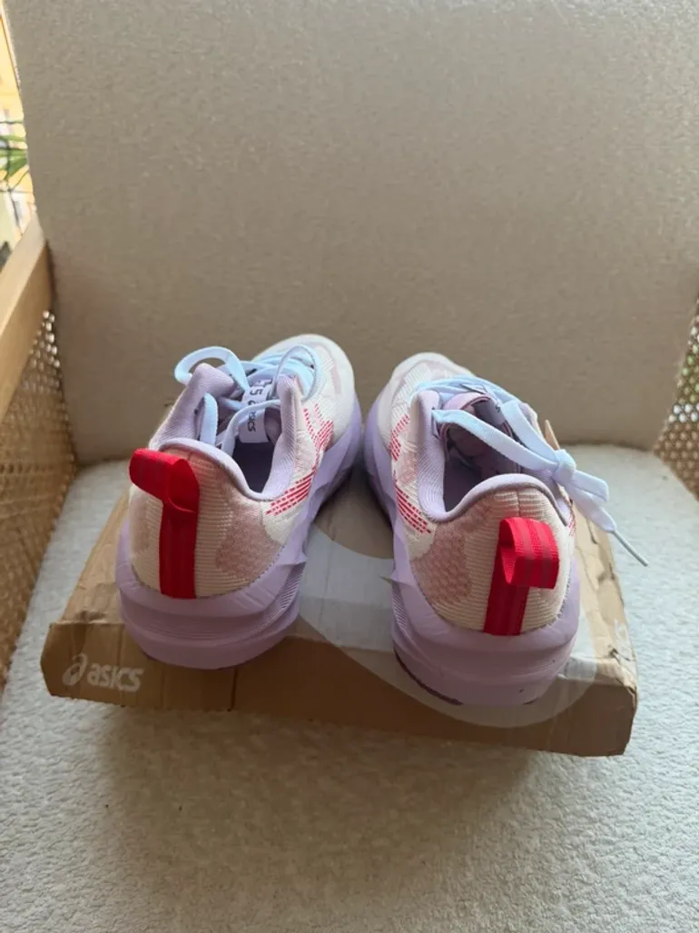 Used Asics Novablast 5 bike — image 7 of 7