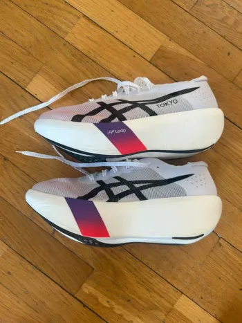 Używany Asics Metaspeed Ray Tokyo bike — zdjęcie 3 z 5