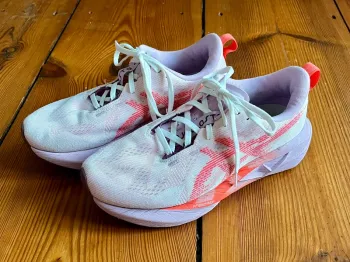 Używany White Novablast 5 Running Shoes
