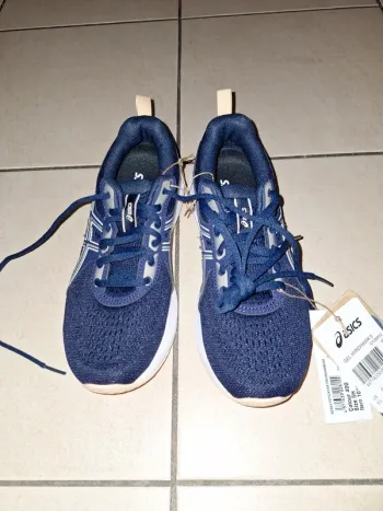 Asics Ampliform Running Shoes d'occasion