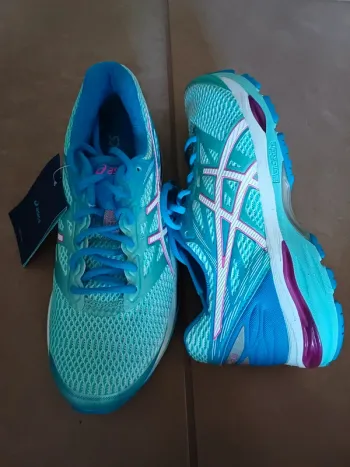 Asics Running Shoes bike d'occasion — image 2 sur 3