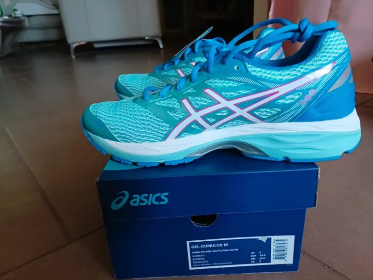 Asics Running Shoes bike d'occasion — image 3 sur 3