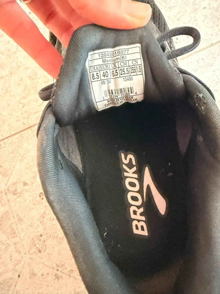 Używany Brooks running shoes bike — zdjęcie 3 z 3