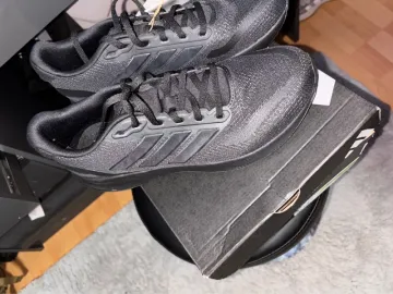 Used Adidas Sportschuhe bike — image 1 of 3