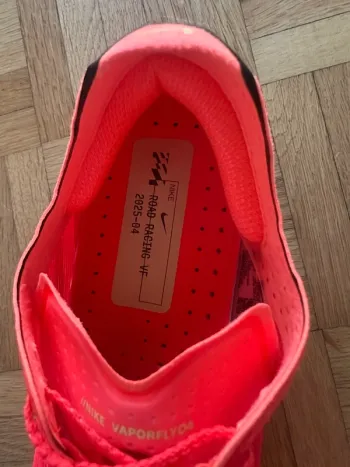 Nike Vaporfly Zoom bike usato — immagine 4 di 5