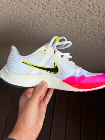 Used Nike Air Zoom Rival Fly 3 bike — image 11 of 18
