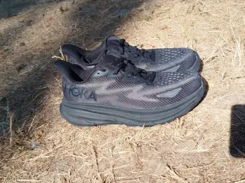 Used Hoka Clifton 9 Running Shoes
