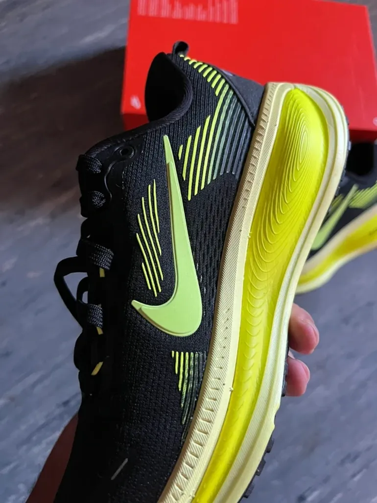 Used Nike Vomero 18 bike — image 4 of 8